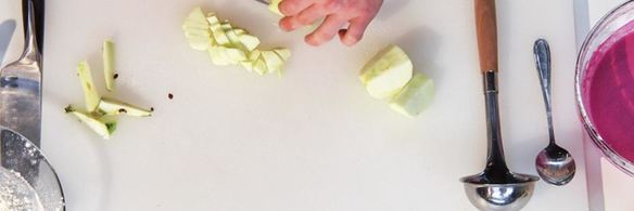 свекольные блинчики и чайный напиток