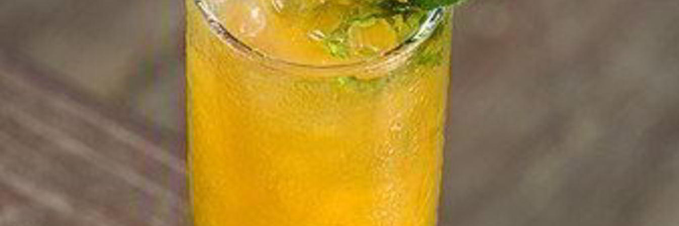 Тропический пунш с темным ромом