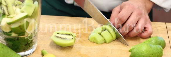 здоровый коктейль с петрушкой