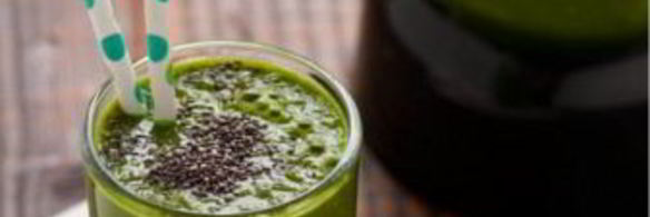 зеленый коктейль с горохом