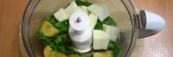 зеленый коктейль с кабачком