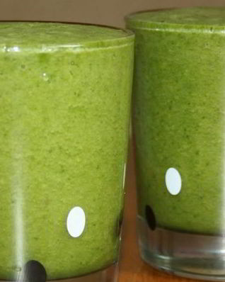 Зеленый коктейль с лаймом