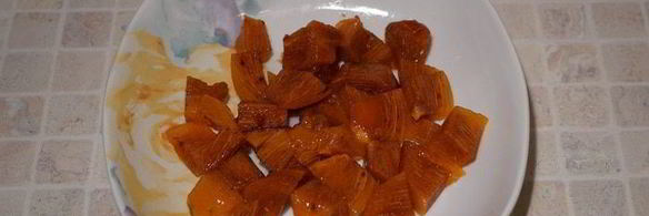 французский салат из хурмы с козьим сыром