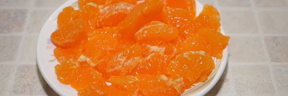 французский салат из хурмы с козьим сыром