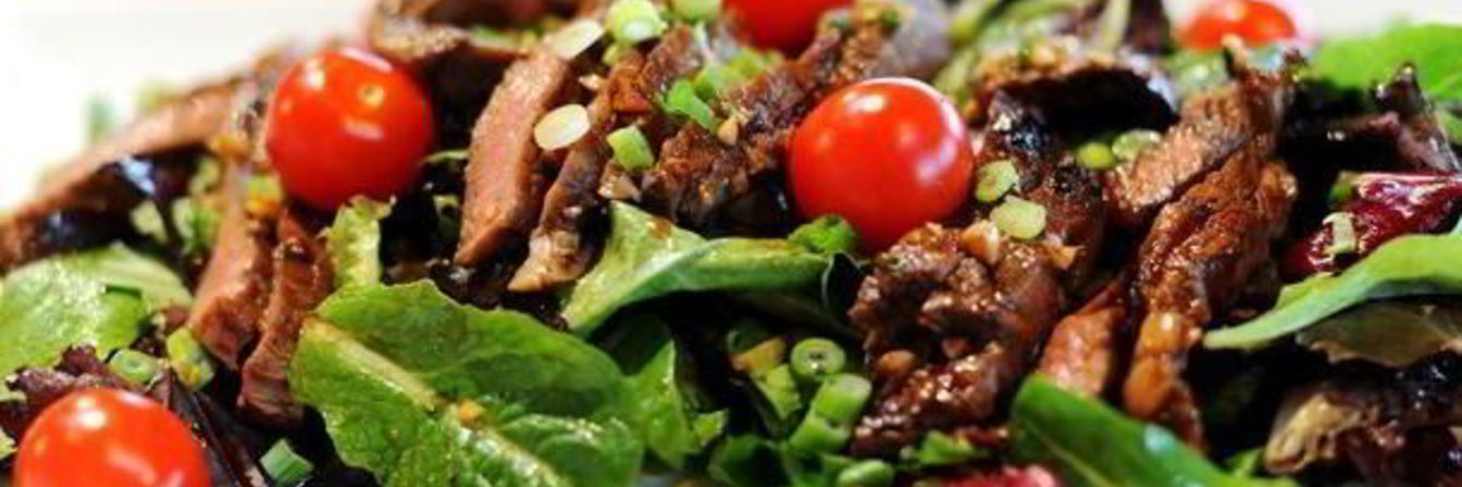 Горячий салат с говядиной