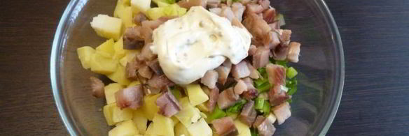 картофельный салат с копченой рыбой