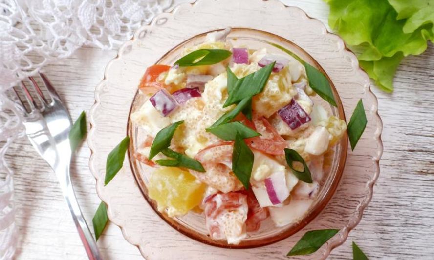 Рецепт картофельного салата с заправкой из икры