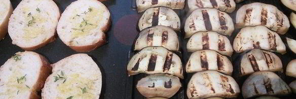 хлебный салат с антипасти и фетой