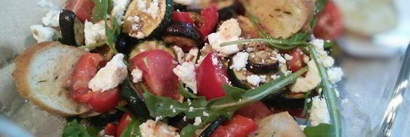 хлебный салат с антипасти и фетой