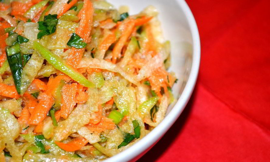 Рецепт незатейливого салата с маргеланской редькой