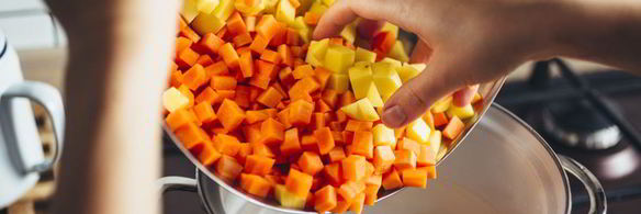 оливье с ароматной куриной грудкой