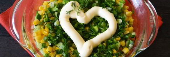 оливье с курицей и кукурузой