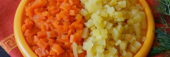 оливье с курицей и кукурузой