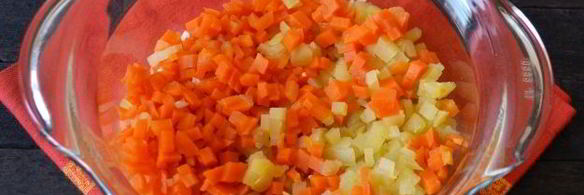 оливье с курицей и кукурузой