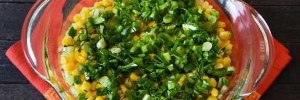 оливье с курицей и кукурузой