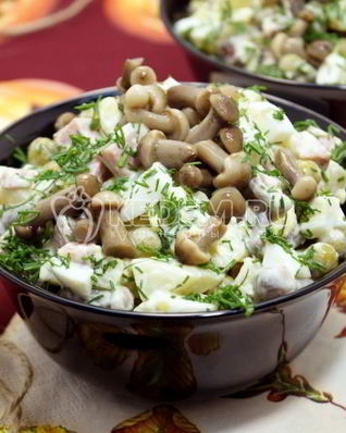 Оливье с полукопченой колбасой