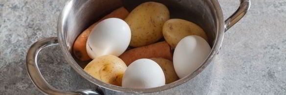 оливье с раковыми шейками