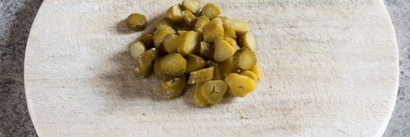 оливье с раковыми шейками