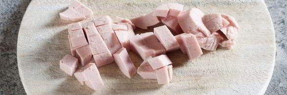 оливье с раковыми шейками