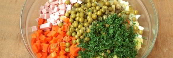 салат оливье с колбасой