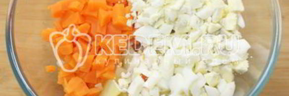 салат оливье с курицей и икорной закуской