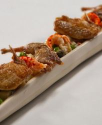 Салат Оливье с раковыми шейками