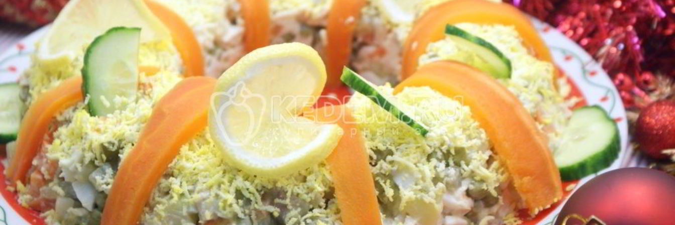 Салат с курицей Праздничное оливье