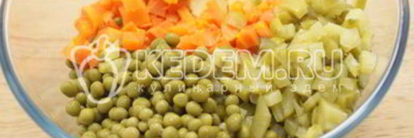 салат с курицей праздничное оливье