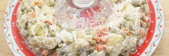 салат с курицей праздничное оливье