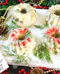 Заливной салат Оливье со шпротами