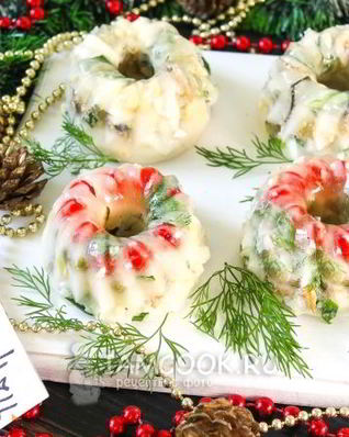 Заливной салат Оливье со шпротами