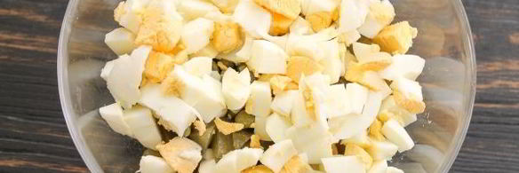 заливной салат оливье со шпротами