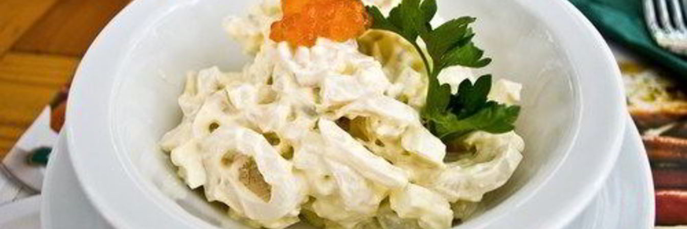 Салат из кальмаров с сыром и грецкими орехами