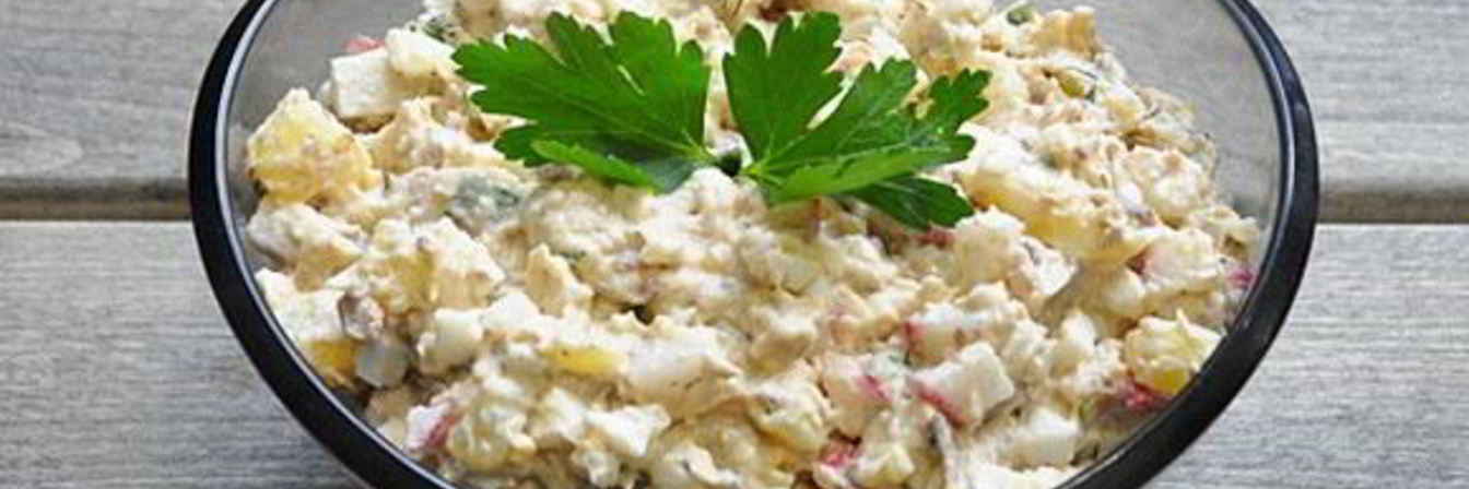 Салат из рыбных консервов с редисом