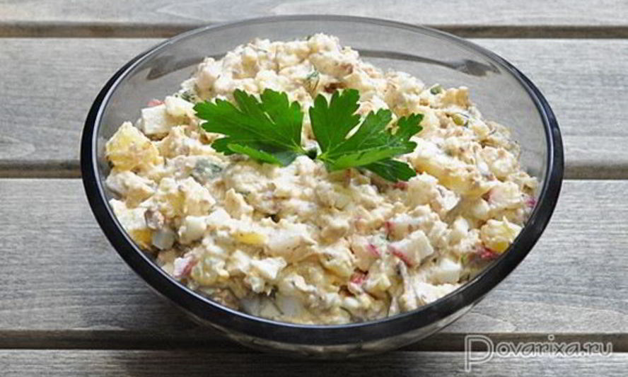Рецепт салата из рыбных консервов с редисом