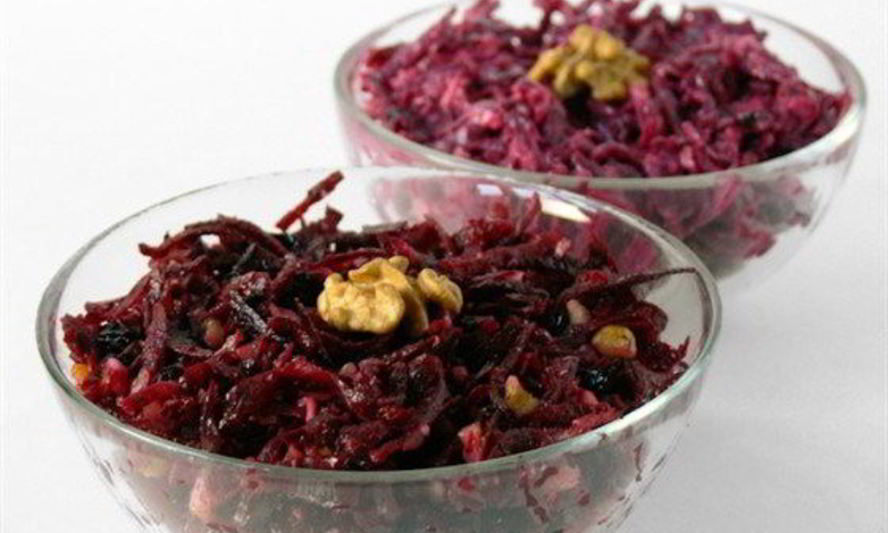 Рецепт салата из сырой свеклы