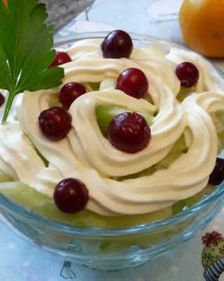 Салат — коктейль Яблоки на снегу