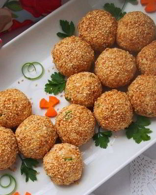 Салатные шарики Мимоза в кунжуте