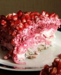 Салат мясной с гранатом