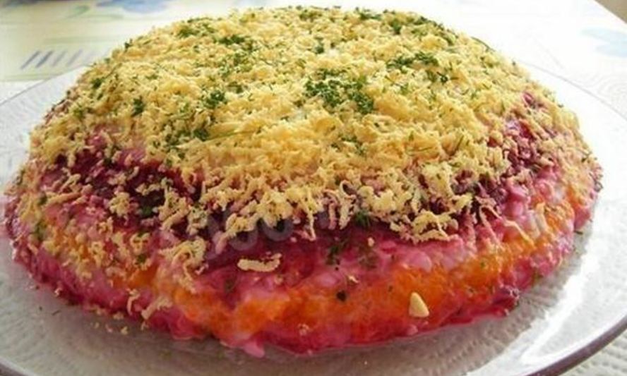 Рецепт простой сельди под шубой с яйцом