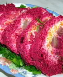 Салат Сельдь под шубой рулетом классический