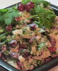 Салат с фасолью и кинзой