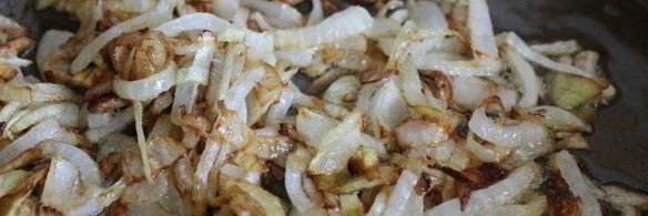 салат с кальмарами и жареными шампиньонами по-нормандски