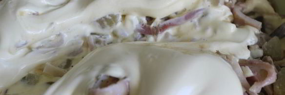 салат с кальмарами и жареными шампиньонами по-нормандски