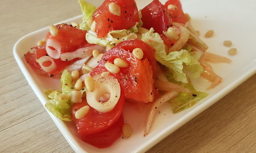 Рецепт салата с кедровыми орешками