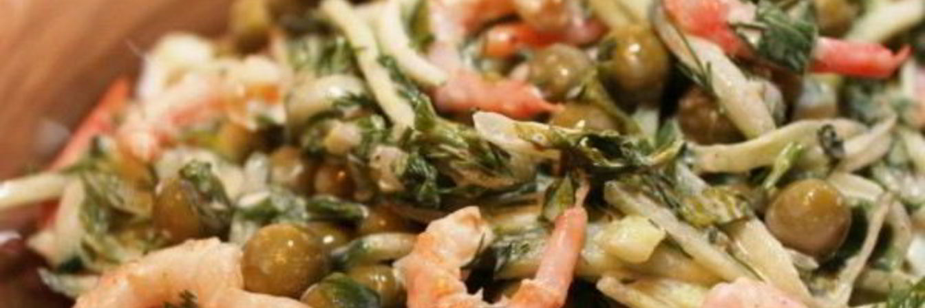 Салат с креветками и огурцами