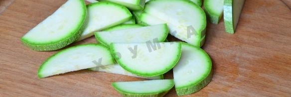 салат с курицей авокадо и кабачком