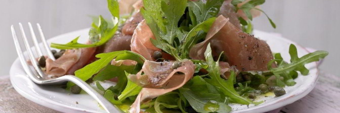 Салат с пармской ветчиной