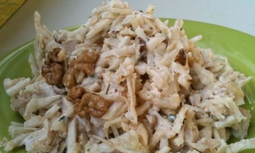 Рецепт салата с сельдереем, яблоком и курицей