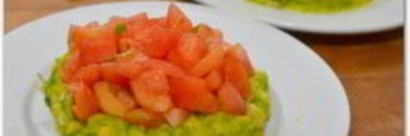 салат с тунцом и авокадо